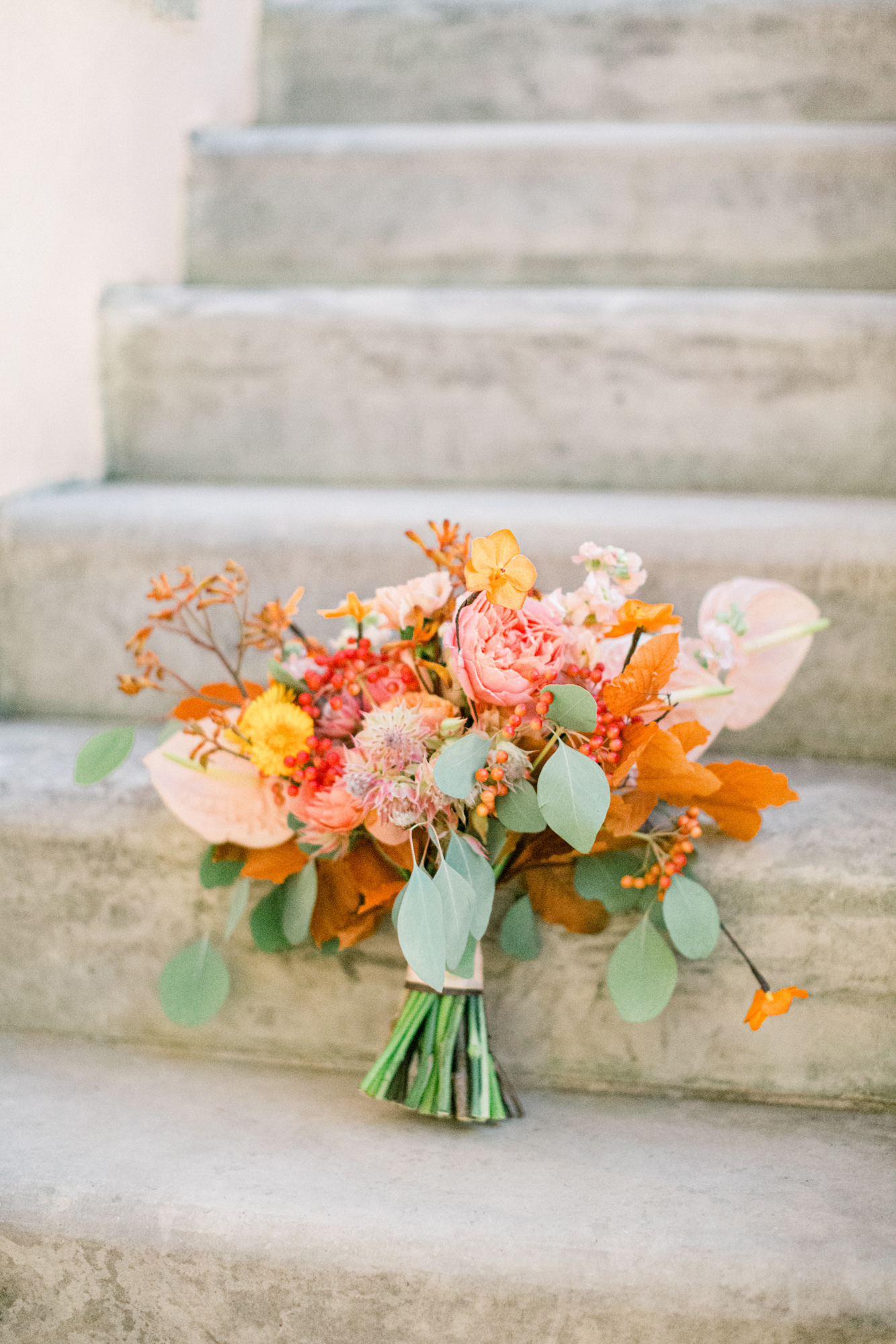 Modern bridal flowers bouquet for a sunset wedding editorial in Grecotel Agreco Farms Crete Greece as published on Ruffled blog.